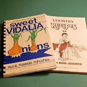 Vintage Sweet Vidalia Onions Cookbook - Blue and White